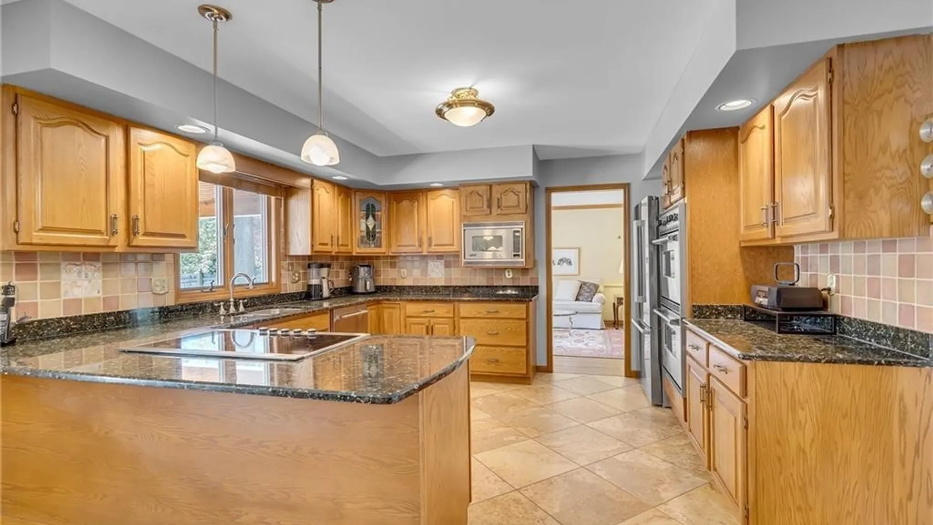 Property at 11 Stratford Court, Amherst, NY 14051 15