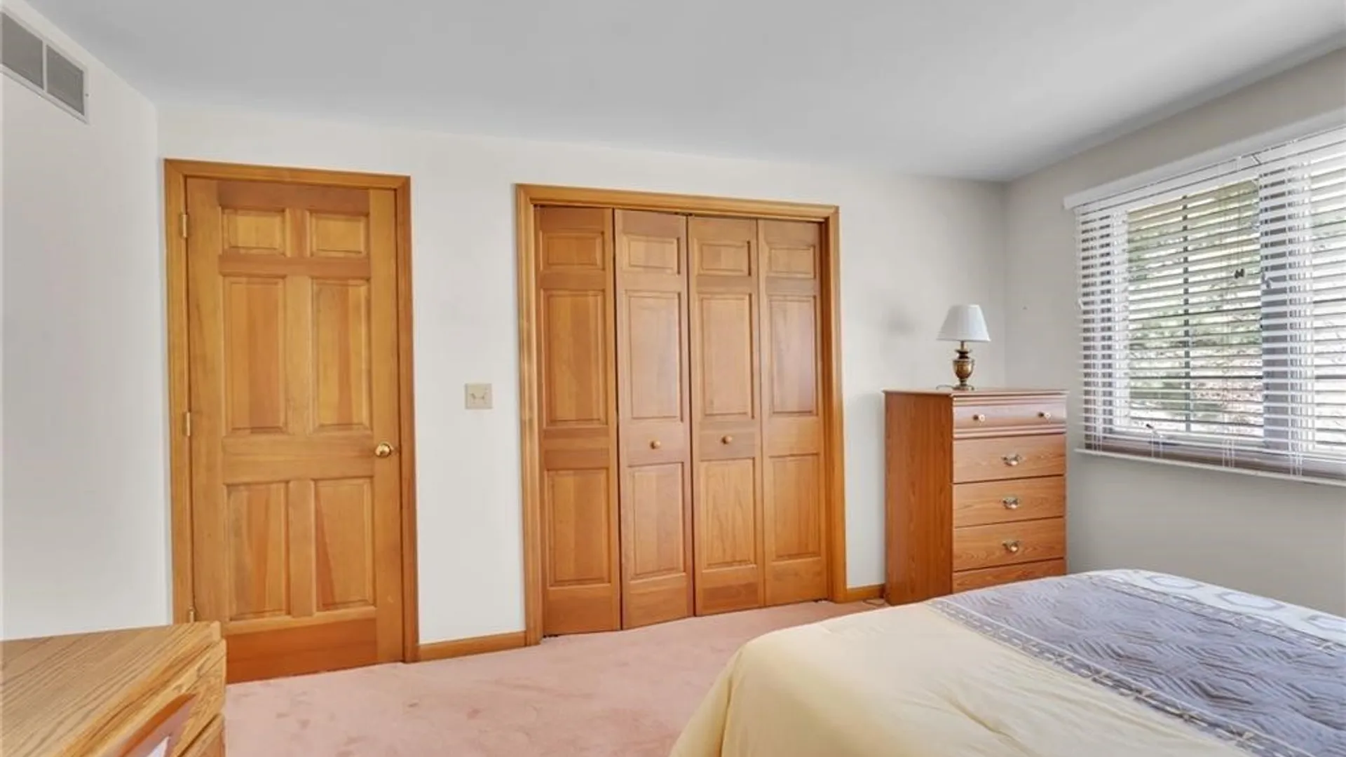 Property at 11 Stratford Court, Amherst, NY 14051 31