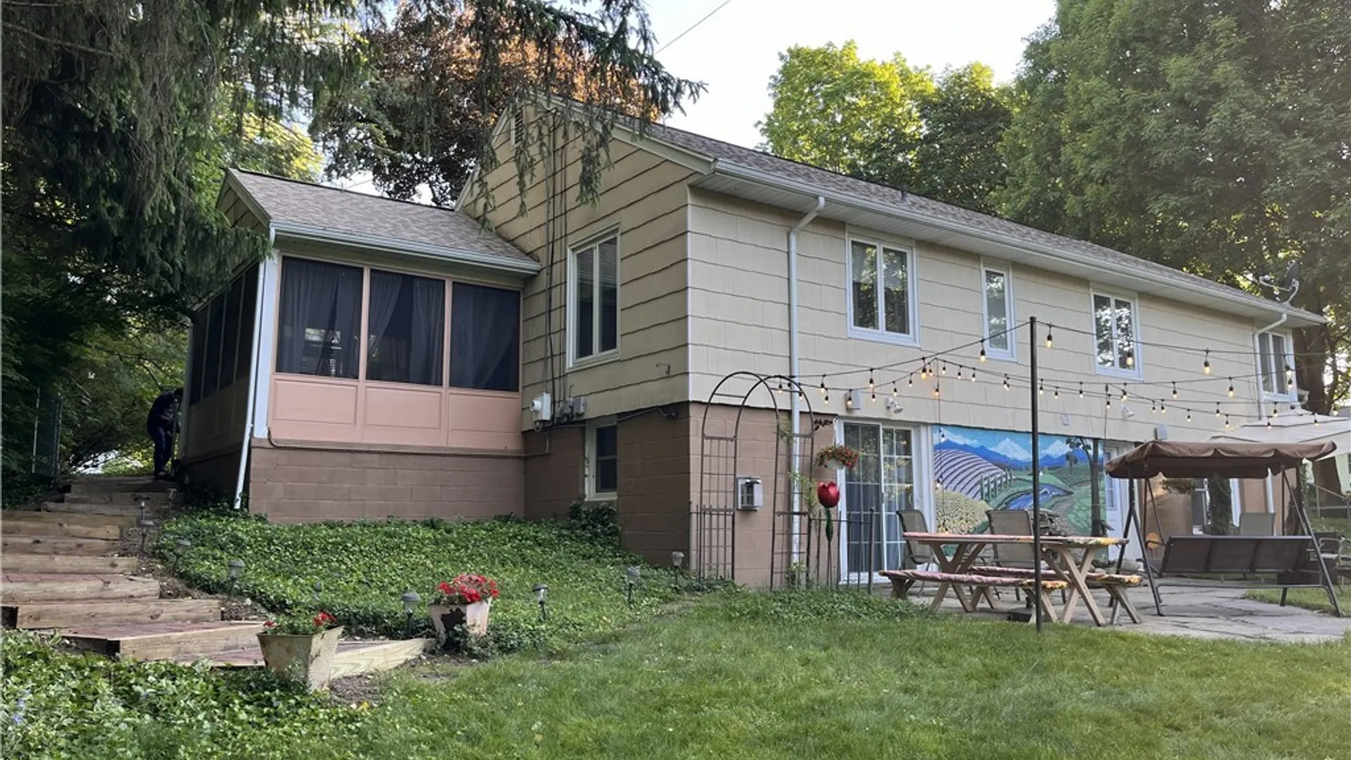 Property at 16 Parker Drive, Pittsford, NY 14534 6