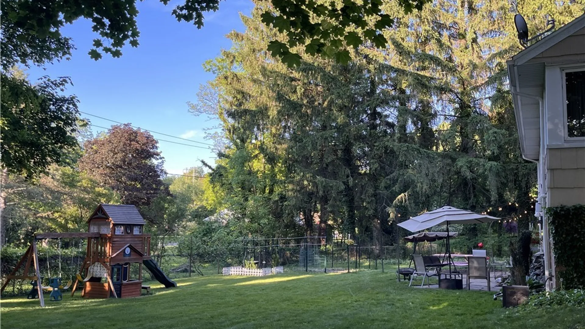 Property at 16 Parker Drive, Pittsford, NY 14534 8