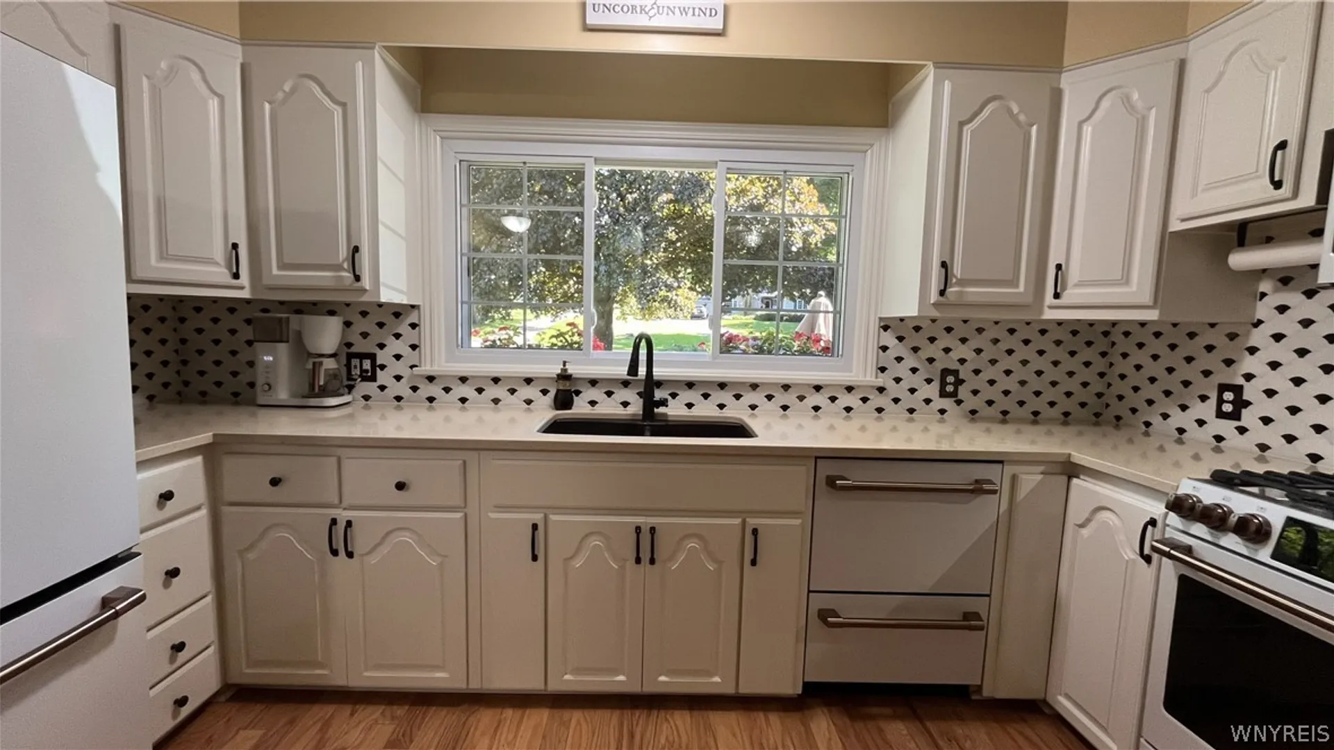 Property at 16 Parker Drive, Pittsford, NY 14534 24