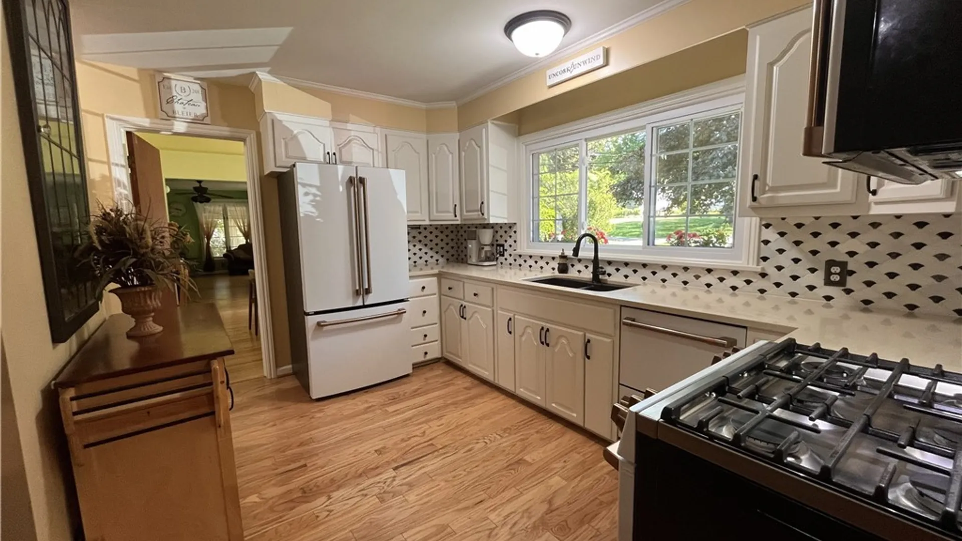 Property at 16 Parker Drive, Pittsford, NY 14534 25