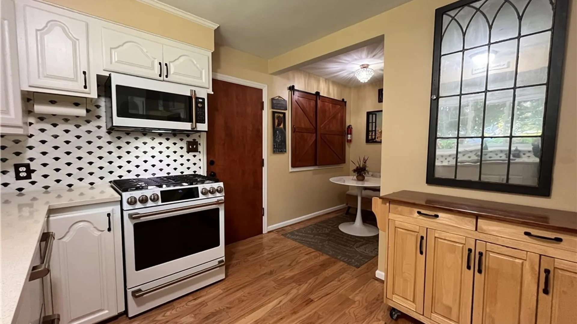 Property at 16 Parker Drive, Pittsford, NY 14534 27