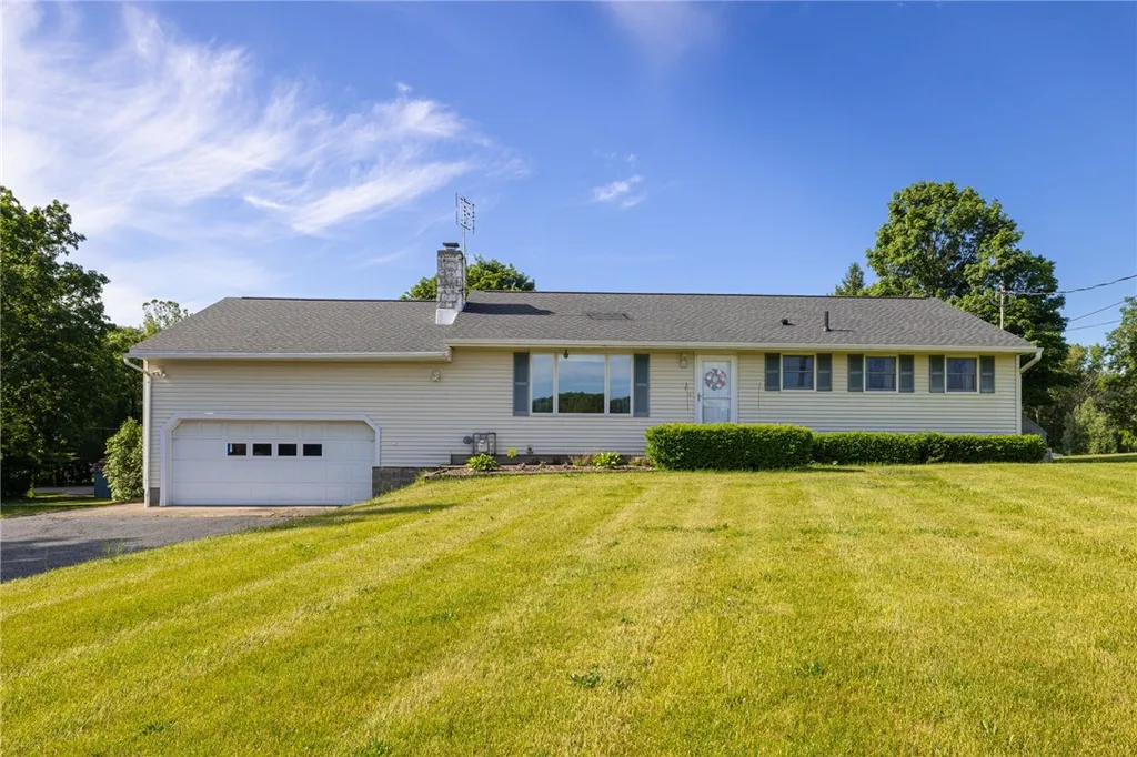 Property at 854 Route 31, Macedon, NY 14502
