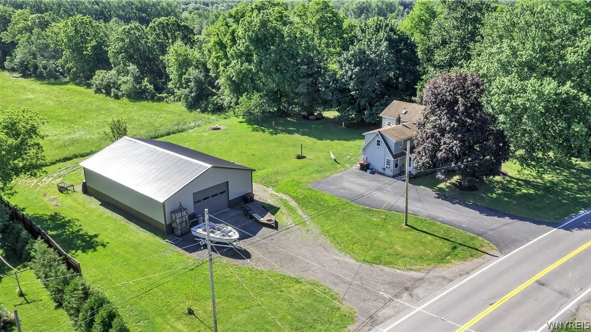Property at 4877 Royalton Center Rd, Royalton, NY 14067 17