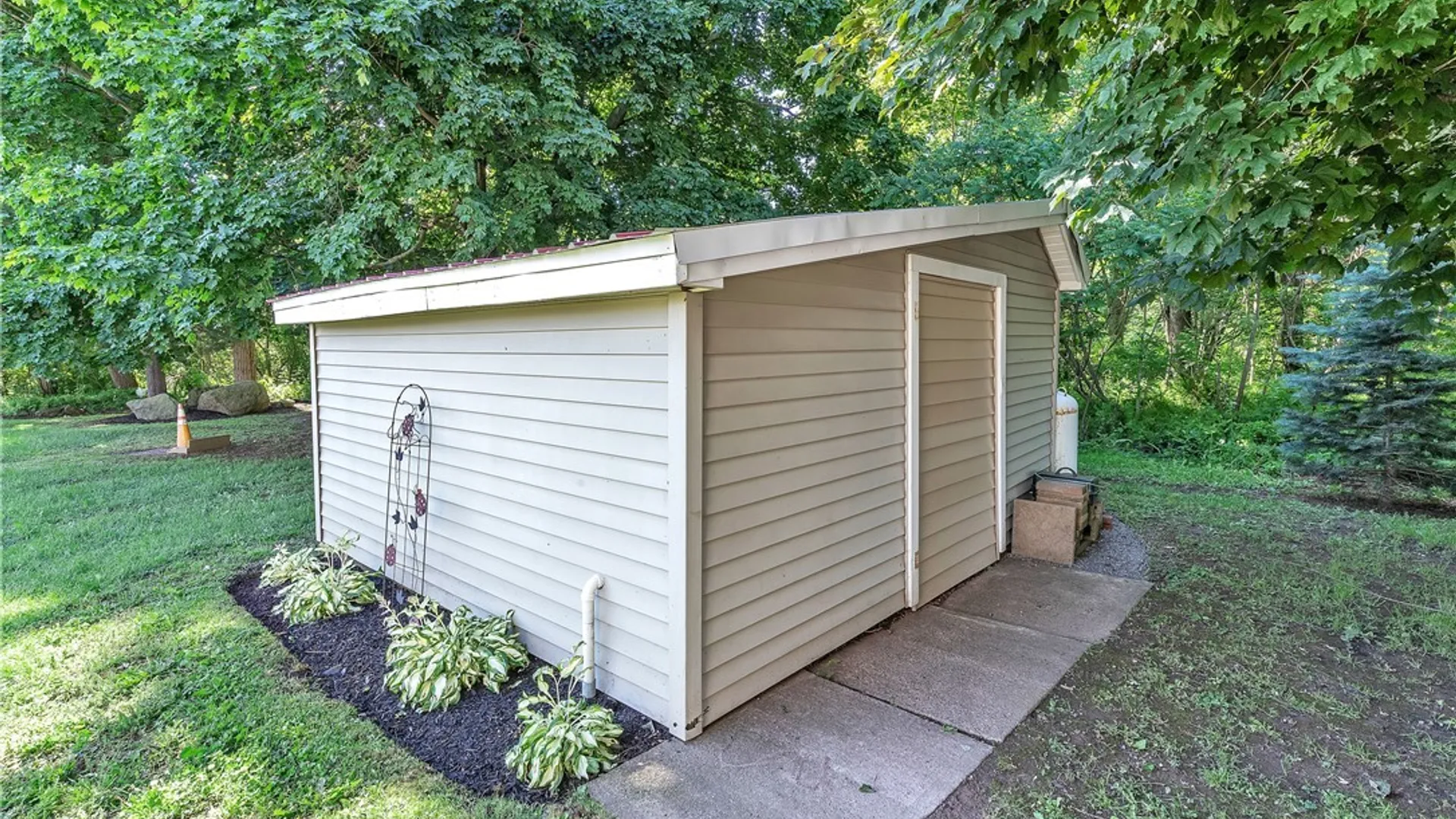 Property at 4877 Royalton Center Rd, Royalton, NY 14067 11