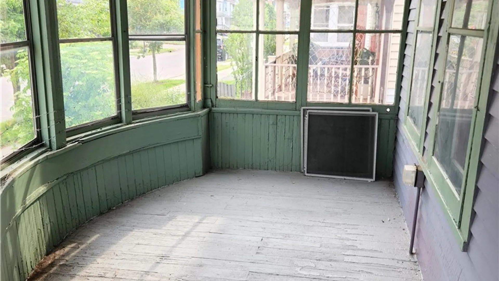Property at 256 Auburn Avenue, Buffalo, NY 14213 3