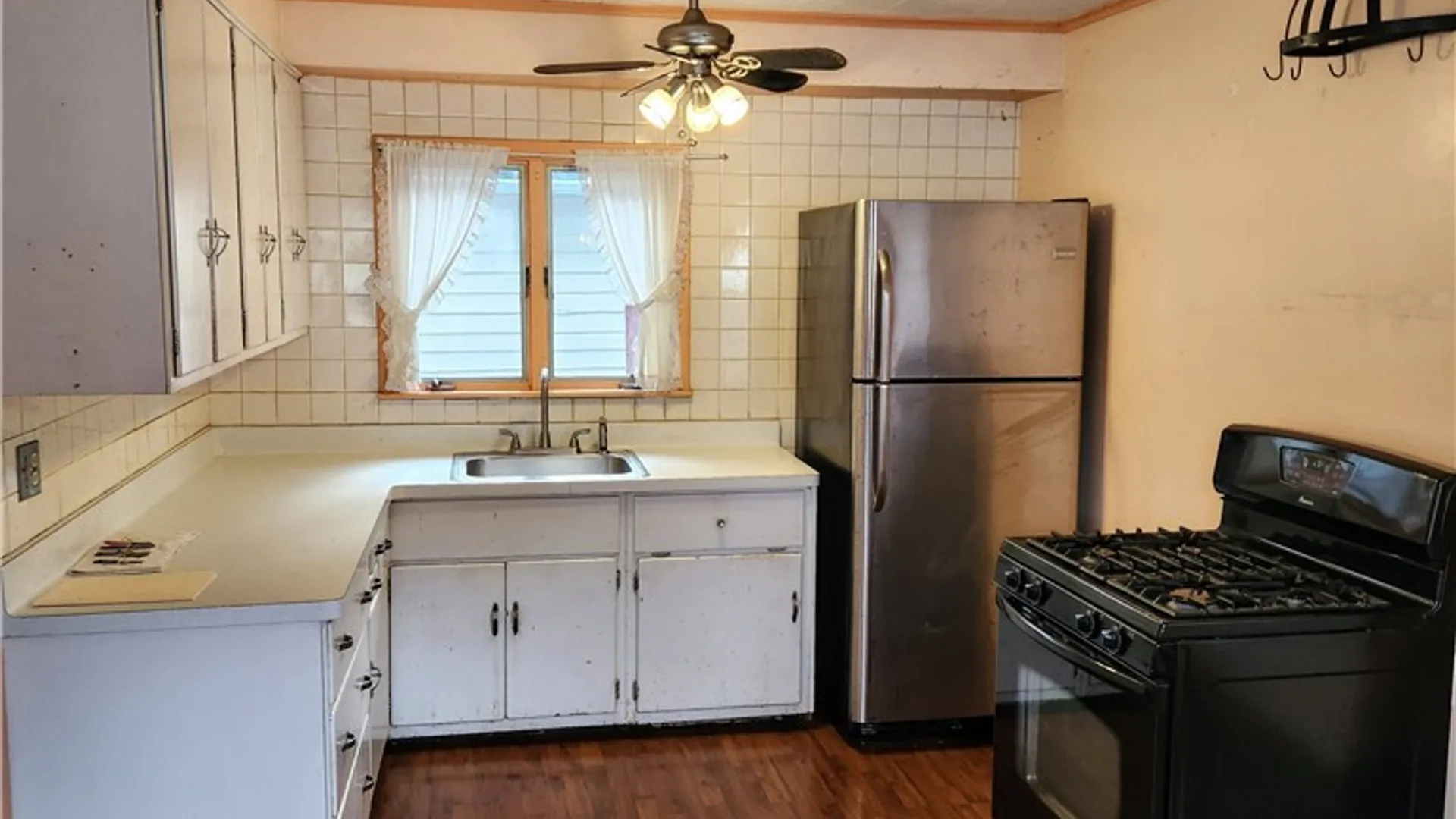 Property at 256 Auburn Avenue, Buffalo, NY 14213 13