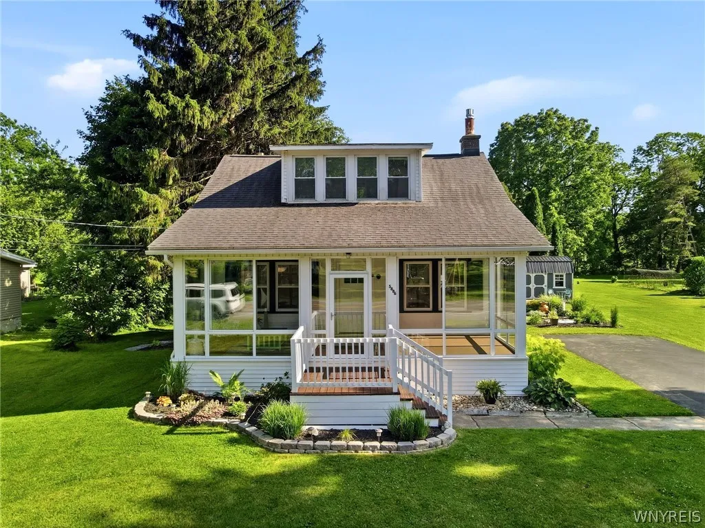 Property at 5886 Tonawanda Creek Road, Pendleton, NY 14094