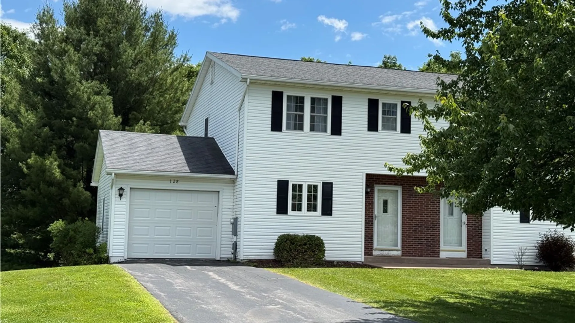 Property at 128 Hagan Circle, Oneida, NY 13421 3
