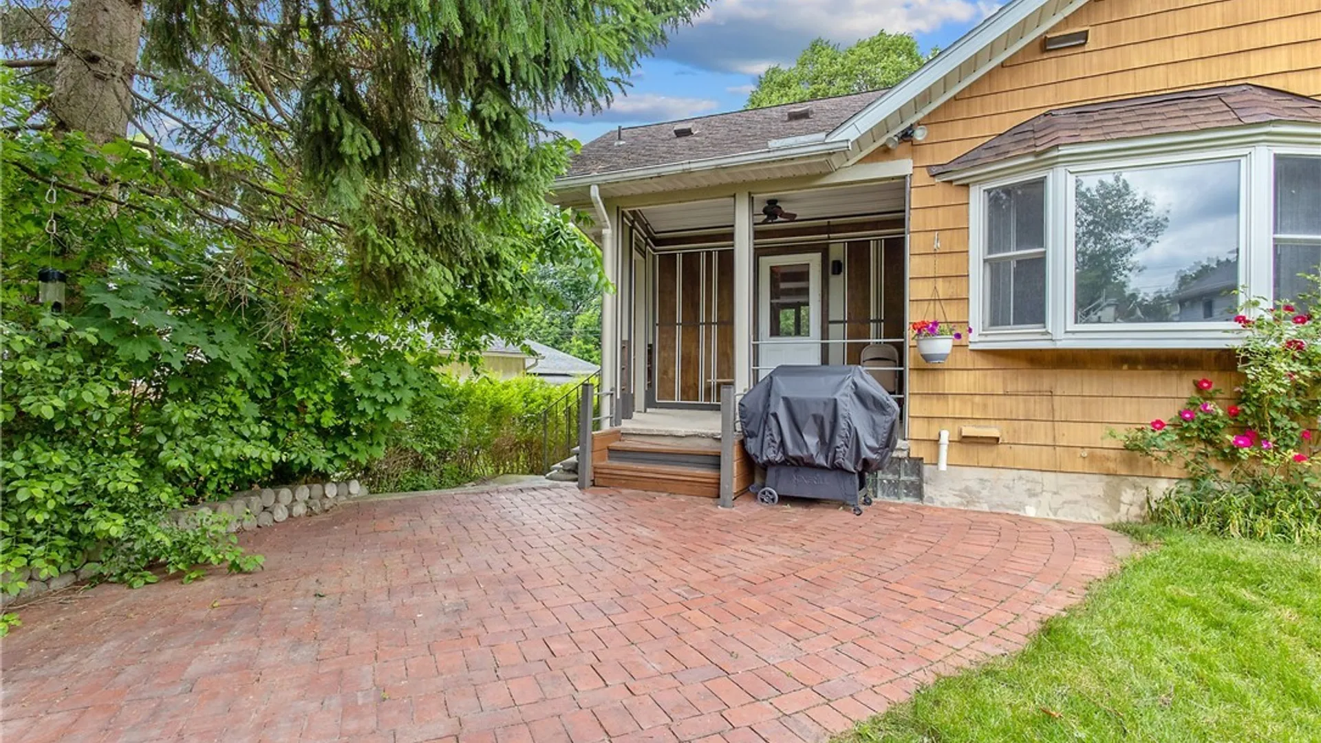 Property at 112 Winthrop Road, Syracuse, NY 13206 8