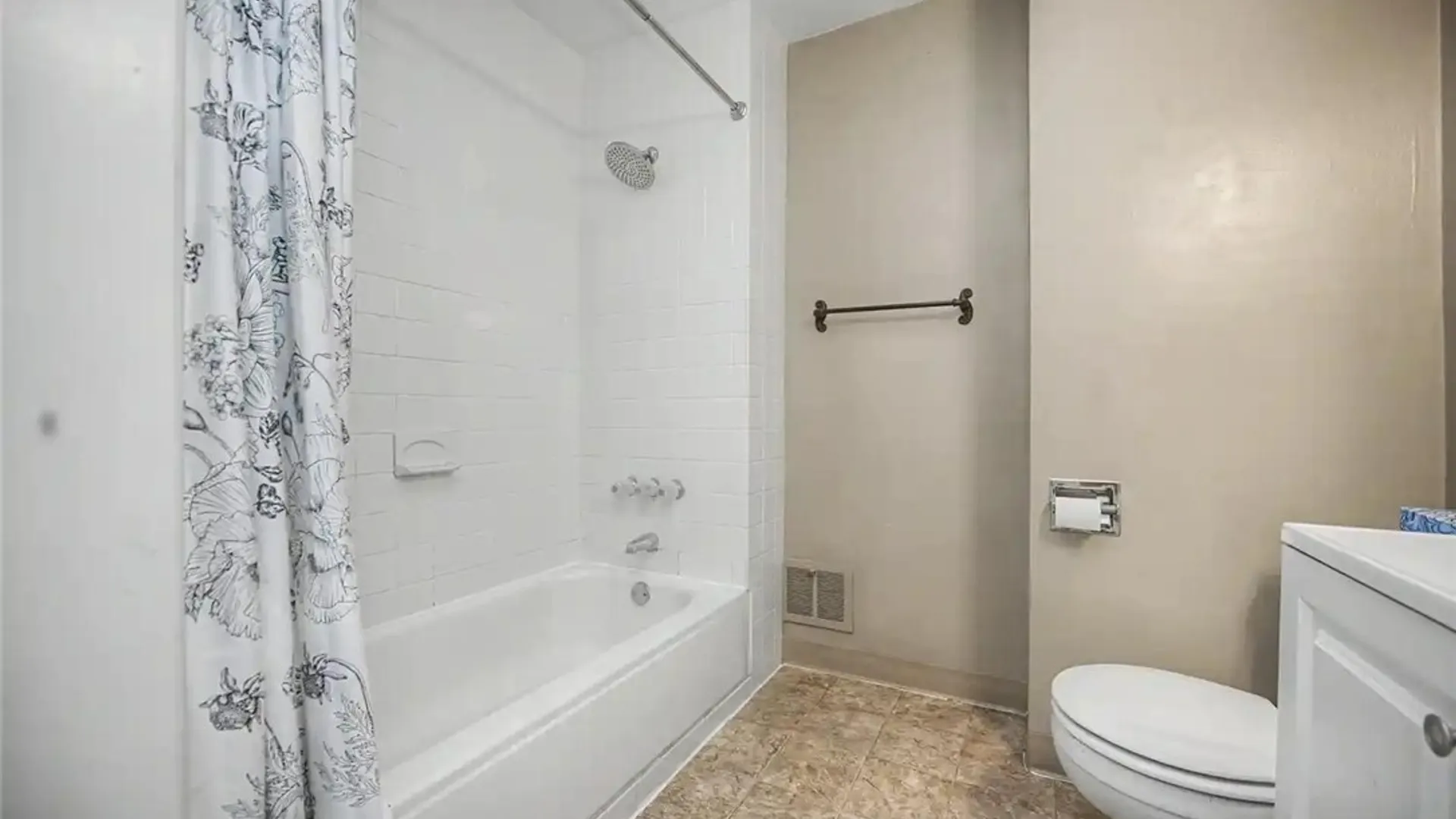 Property at 493 Delaware Avenue, Buffalo, NY 14202 22