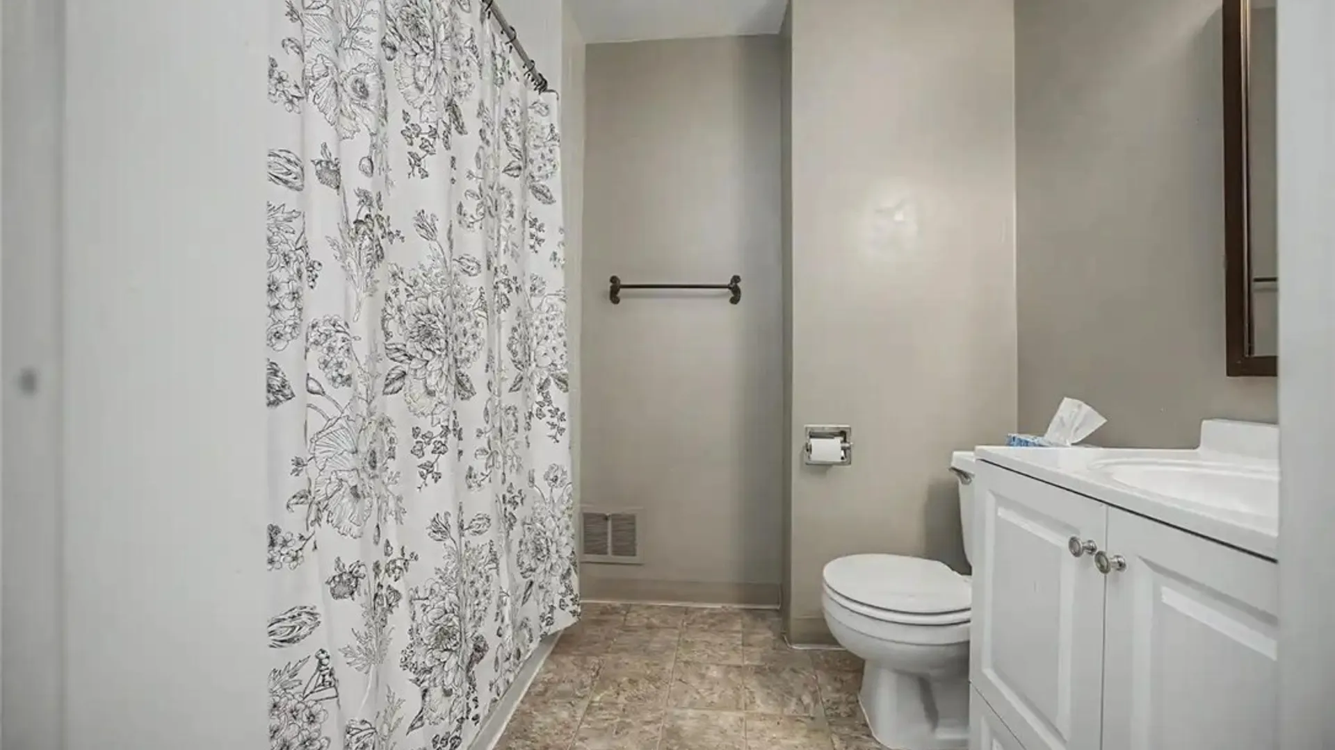 Property at 493 Delaware Avenue, Buffalo, NY 14202 23