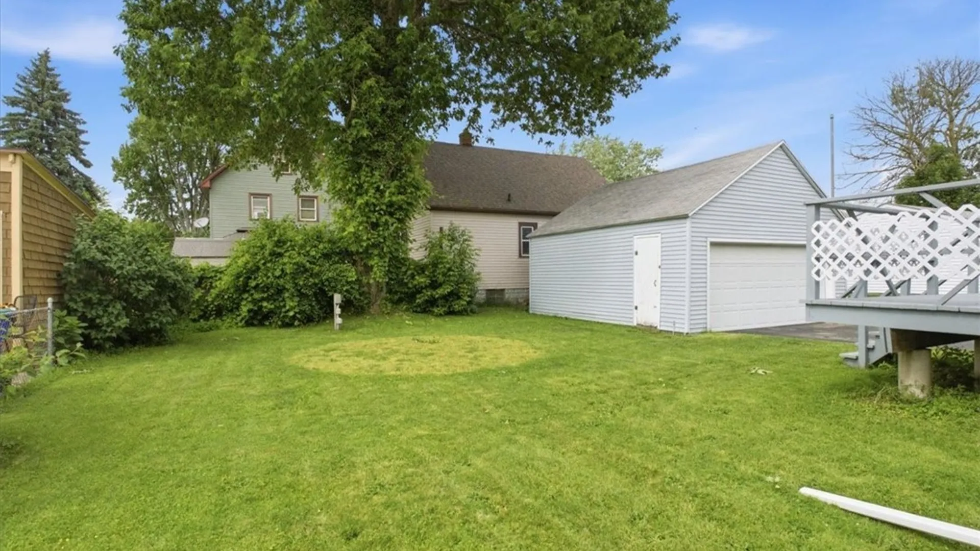 Property at 3662 6th Street, Hamburg, NY 14219 3