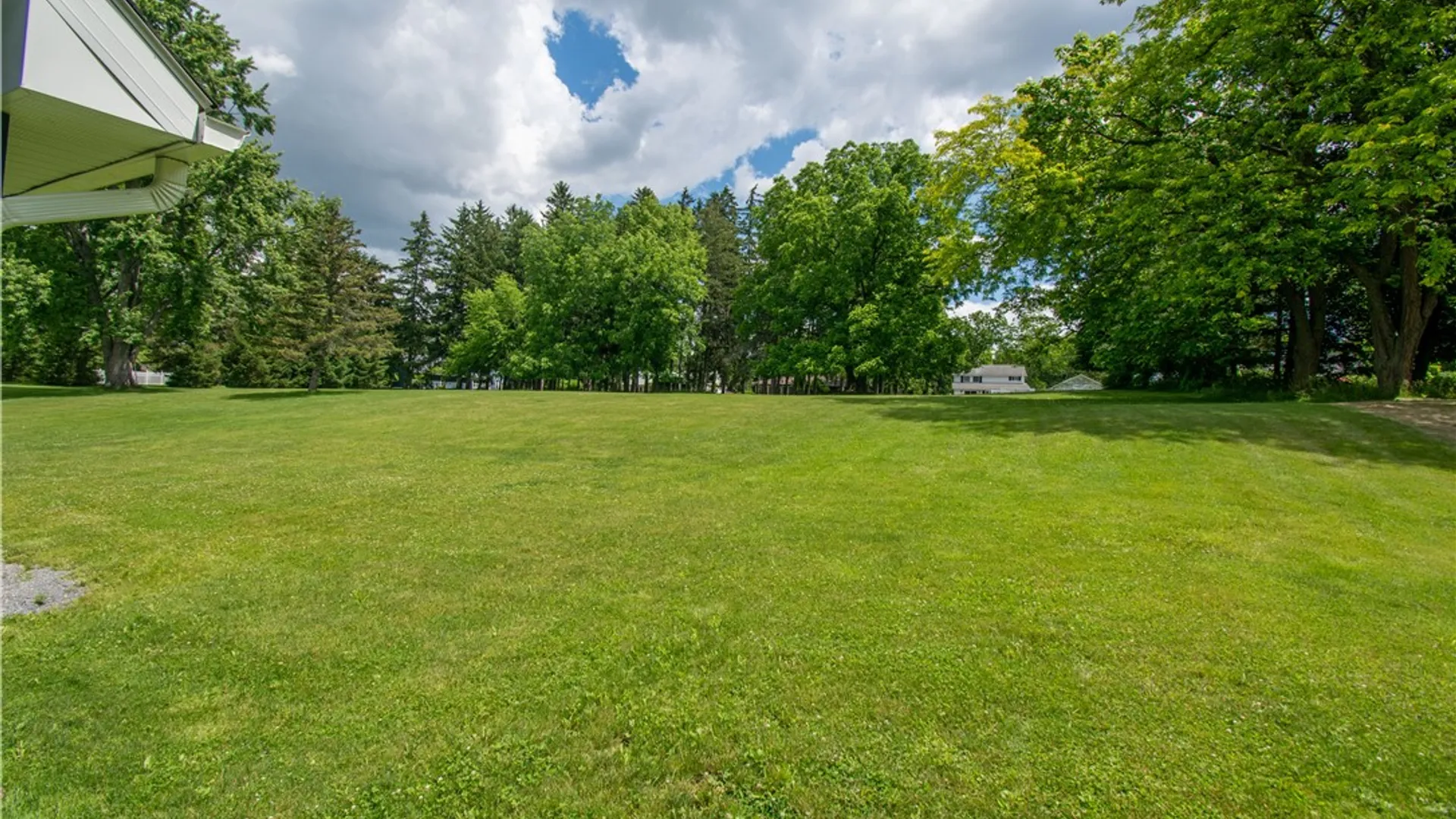 Property at 714 White Springs Dr, Geneva Town, NY 14456 4