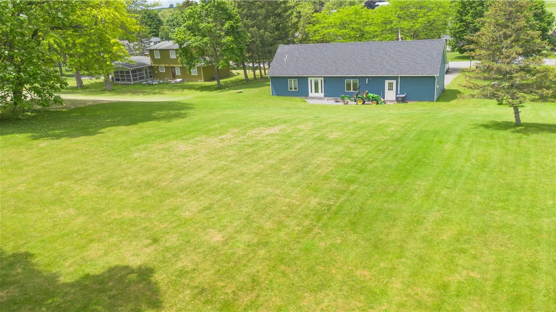 Property at 714 White Springs Dr, Geneva Town, NY 14456 5