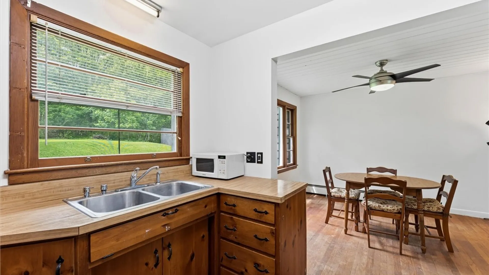 Property at 10 S Ten Eyck Avenue, Cazenovia, NY 13035 12