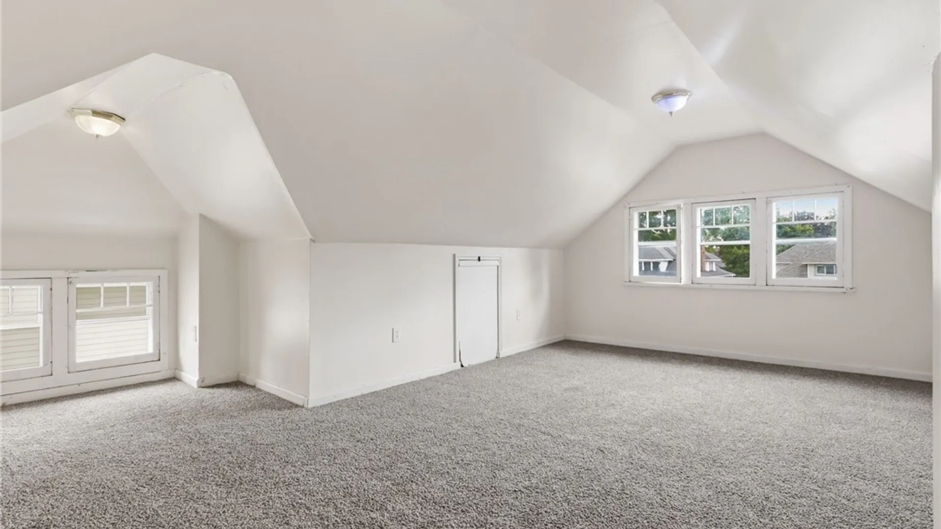 Property at 112 Roxborough Road, Rochester, NY 14619 32