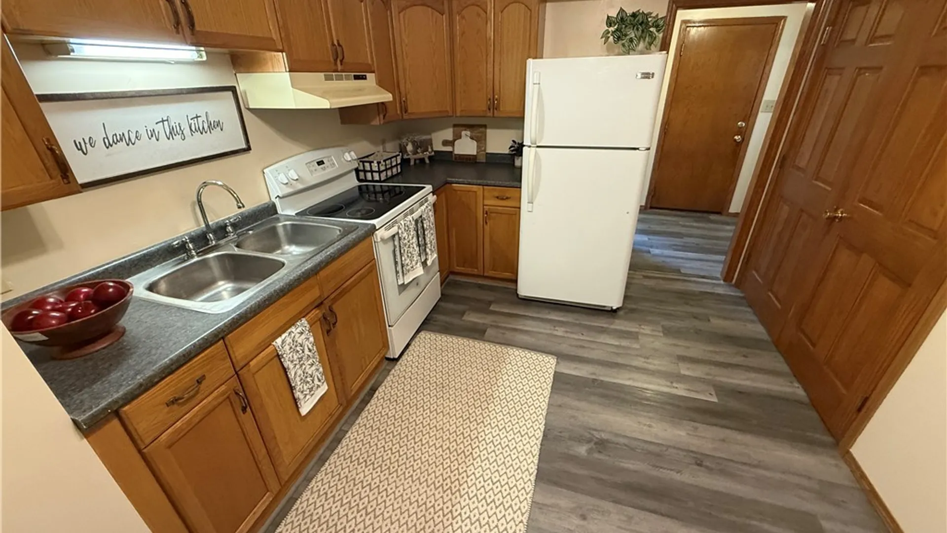 Property at 915 Arcadia Avenue, Utica, NY 13502 4
