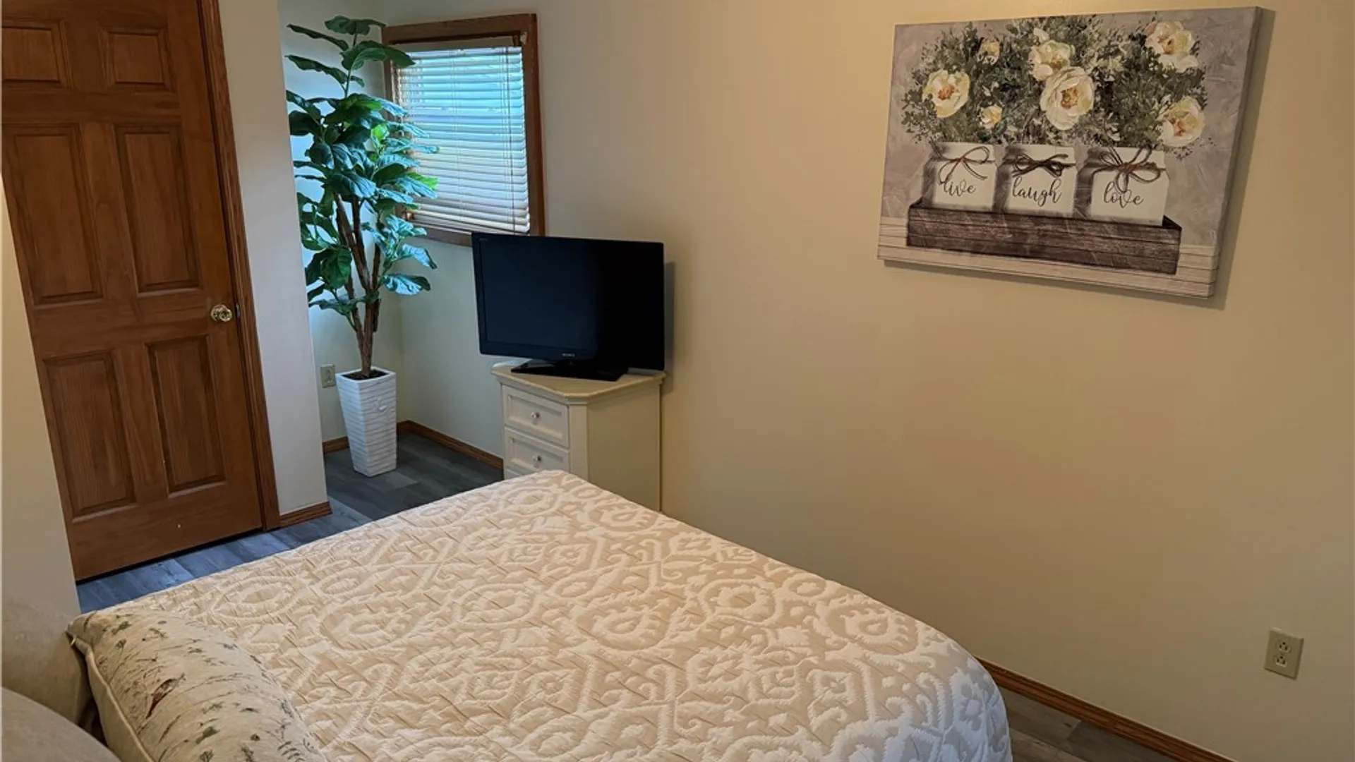 Property at 915 Arcadia Avenue, Utica, NY 13502 11