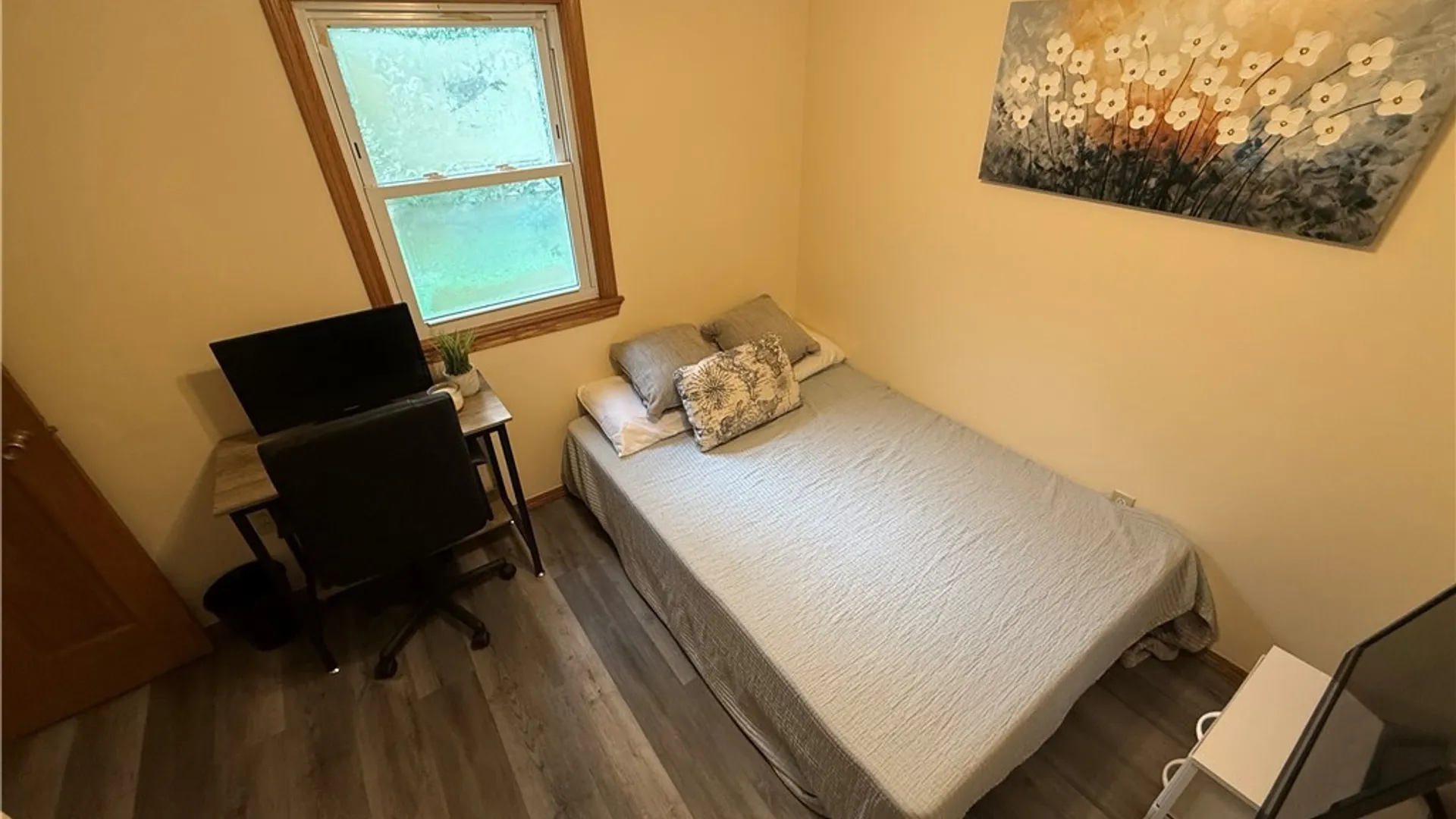 Property at 915 Arcadia Avenue, Utica, NY 13502 14