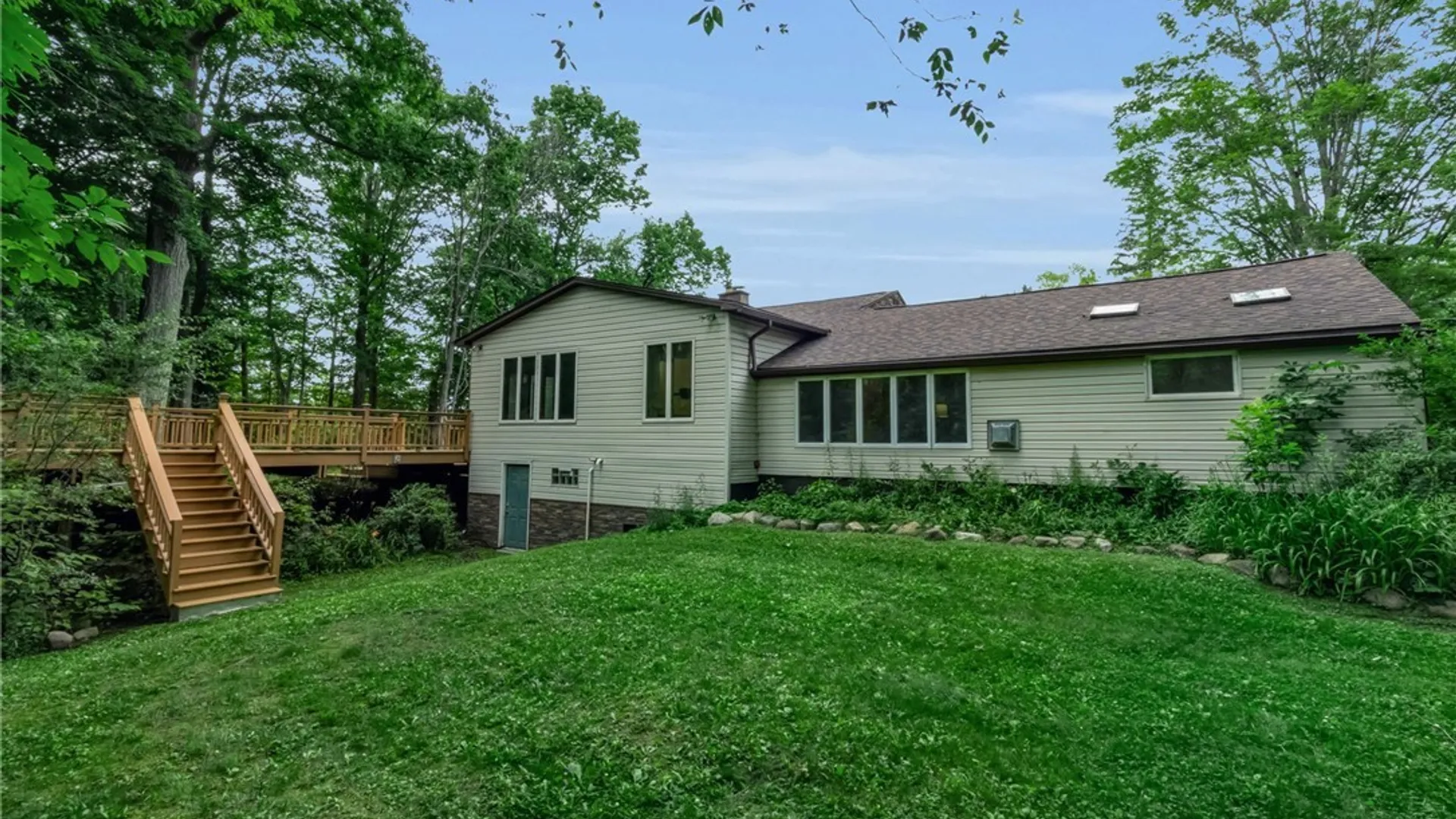 Property at 997 Sweet Road, Aurora, NY 14052 43