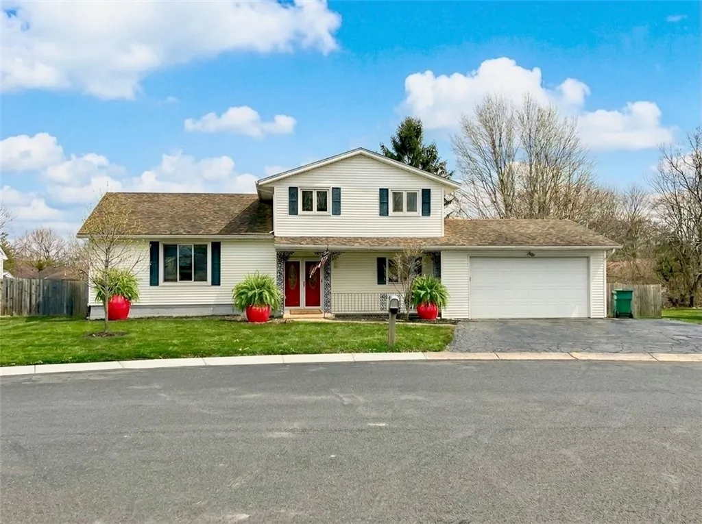 Property at 124 Granada Circle, Irondequoit, NY 14609
