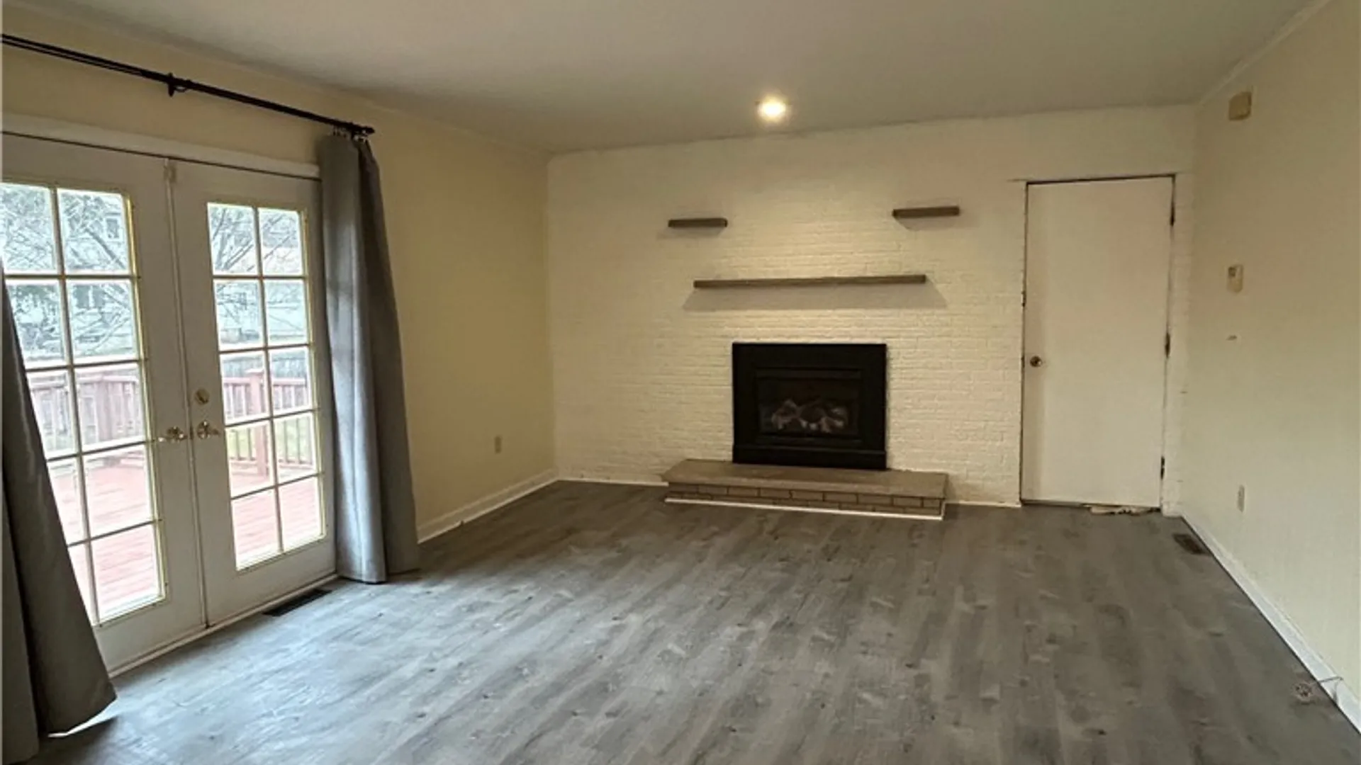 Property at 124 Granada Circle, Irondequoit, NY 14609 3