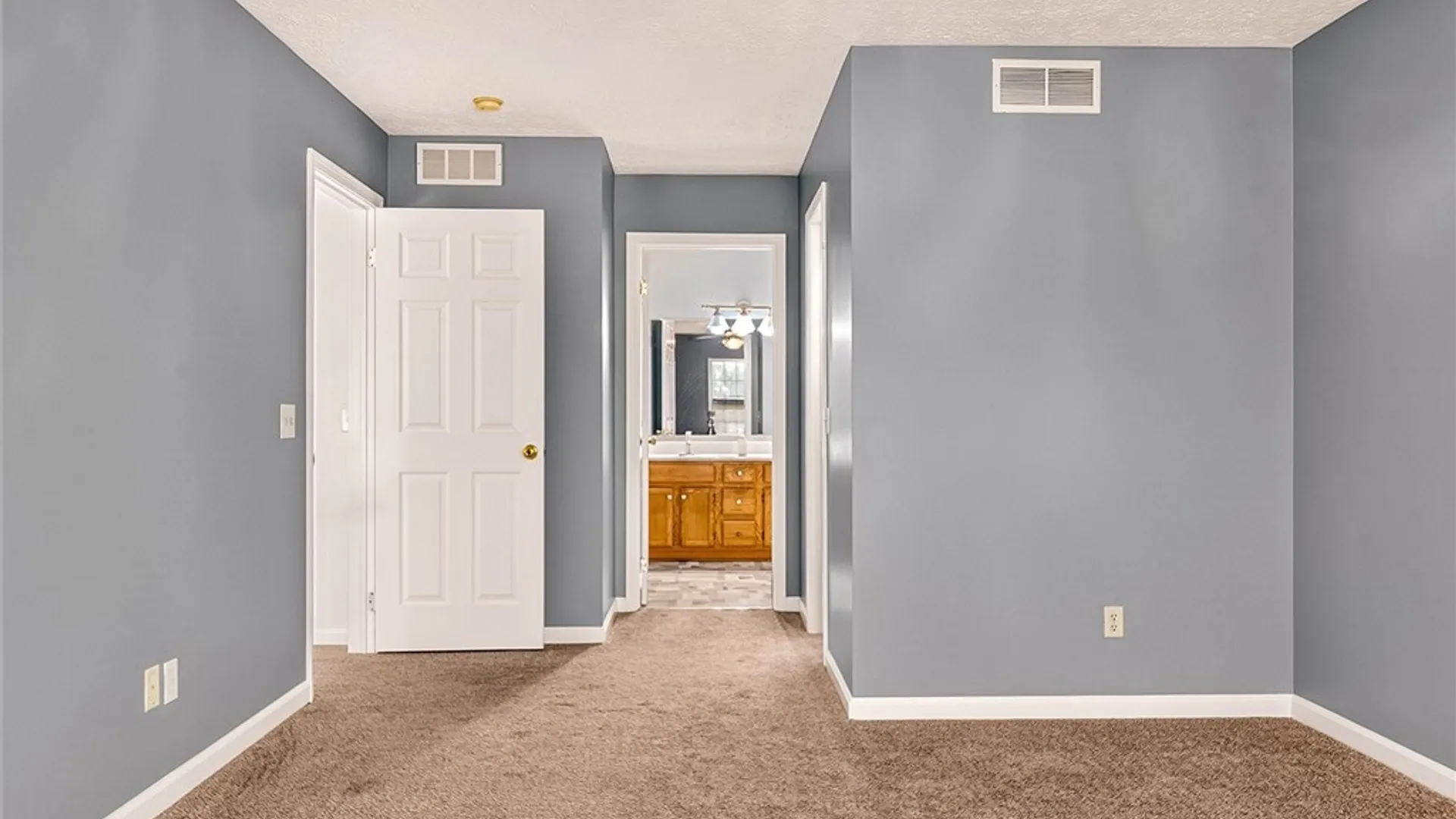 Property at 44 Cape Henry Trail, Henrietta, NY 14586 24