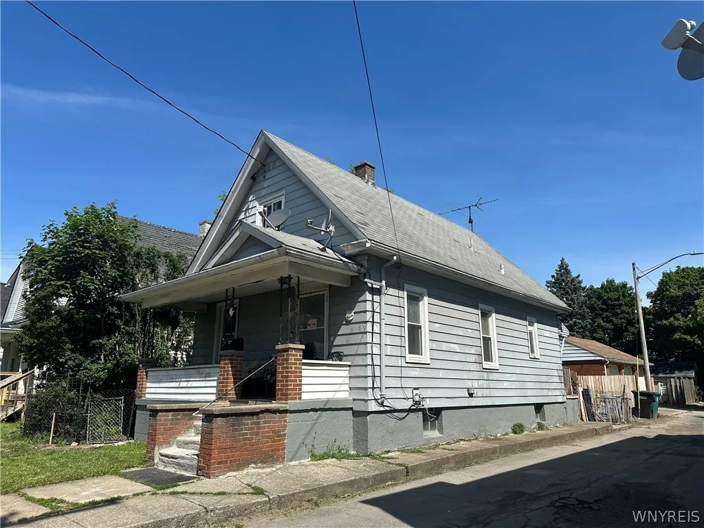 Property at 1712 Niagara Street, Niagara Falls, NY 14303