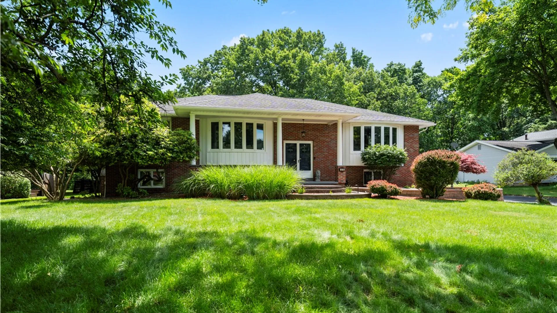 Property at 279 Parkview Dr, Penfield, NY 14625 2