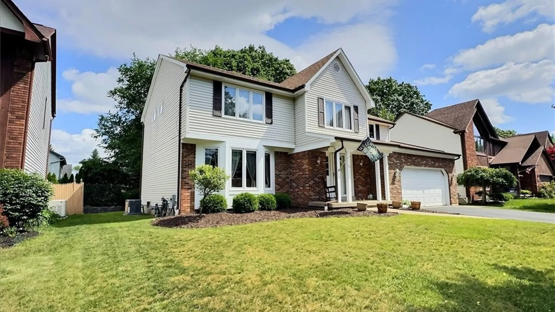 Property at 110 Londonderry Lane, Amherst, NY 14068 32