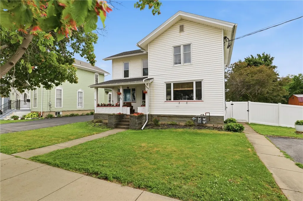 Property at 52 W Albion Street, Murray, NY 14470