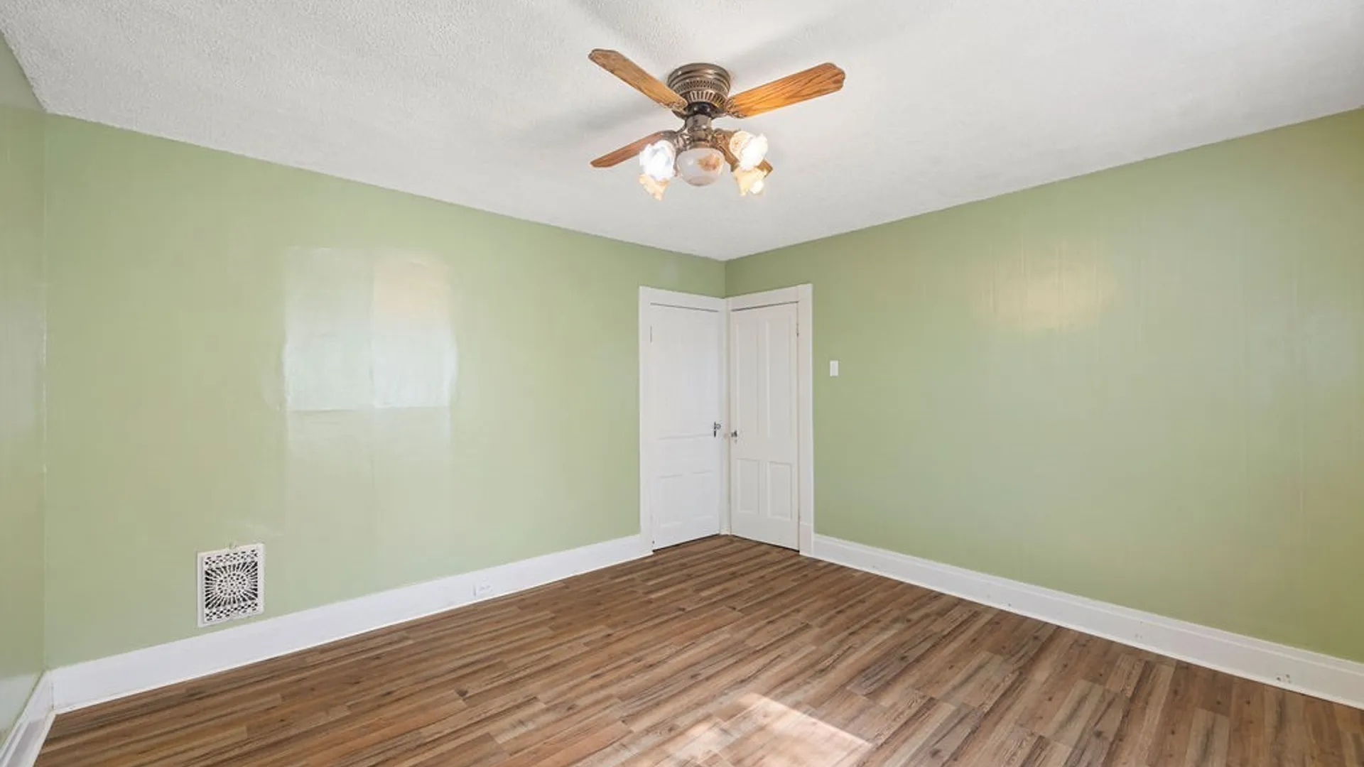 Property at 2424 Cudaback Avenue, Niagara Falls, NY 14303 12