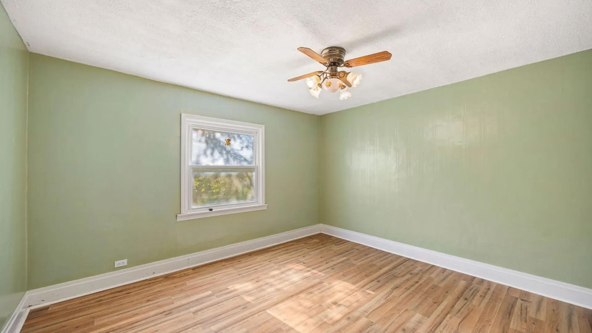 Property at 2424 Cudaback Avenue, Niagara Falls, NY 14303 13