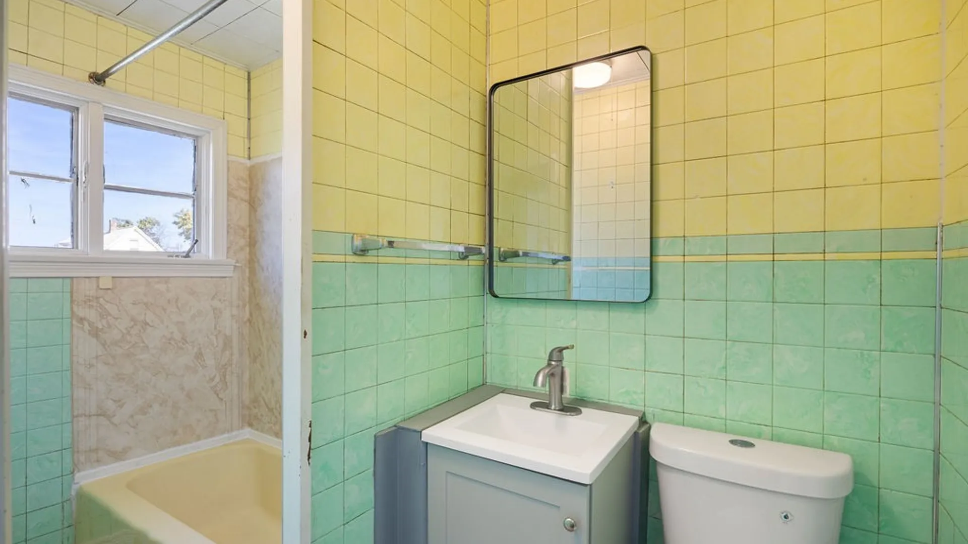 Property at 2424 Cudaback Avenue, Niagara Falls, NY 14303 15