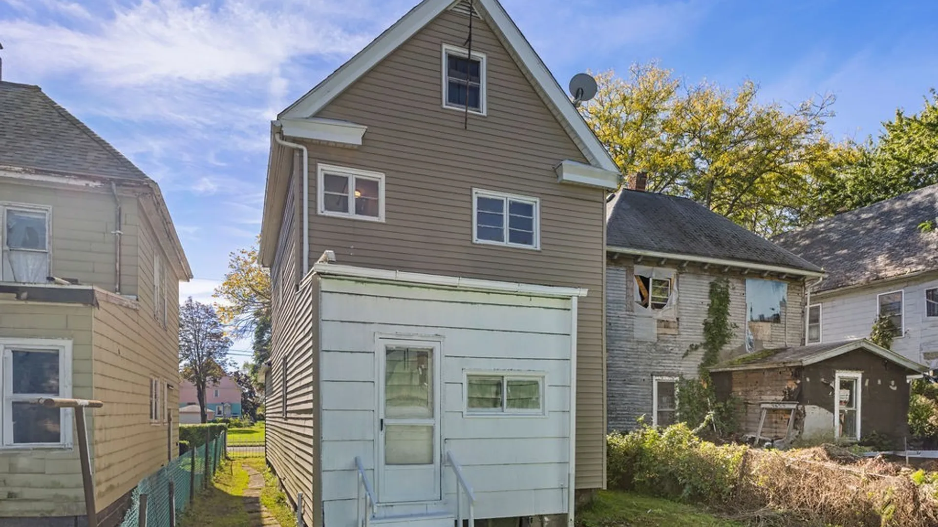 Property at 2424 Cudaback Avenue, Niagara Falls, NY 14303 20