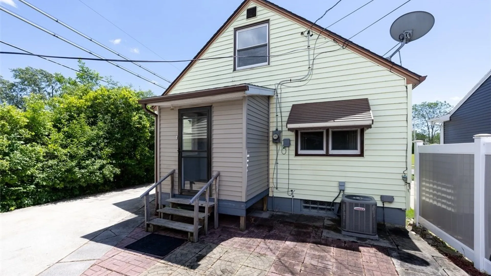 Property at 106 Aspinwood Place, Tonawanda, NY 14223 14