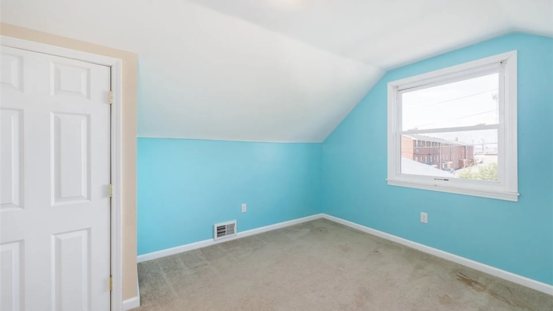 Property at 106 Aspinwood Place, Tonawanda, NY 14223 9