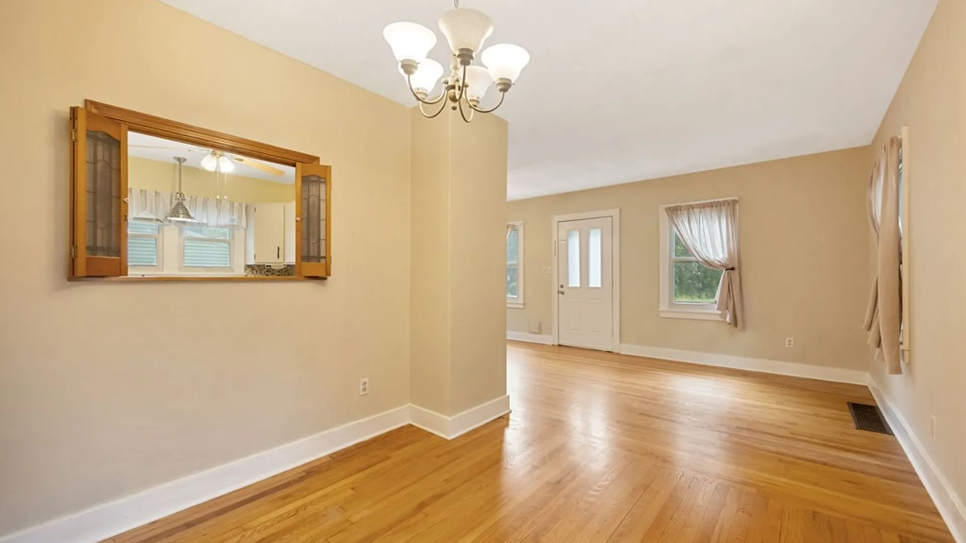 Property at 606 Boston Road, Salina, NY 13211 11