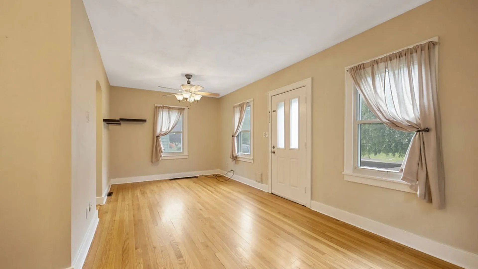Property at 606 Boston Road, Salina, NY 13211 12