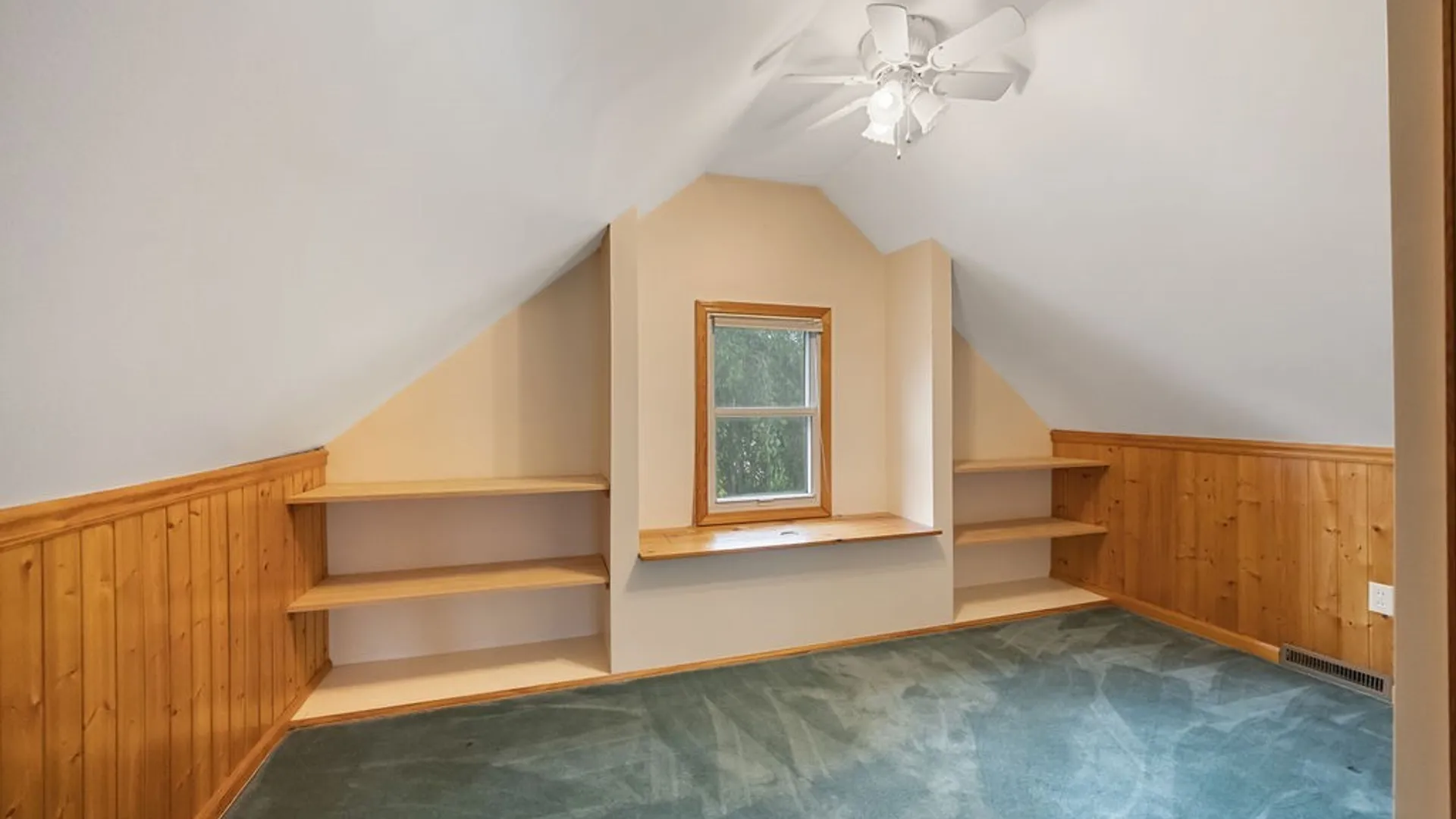 Property at 606 Boston Road, Salina, NY 13211 20