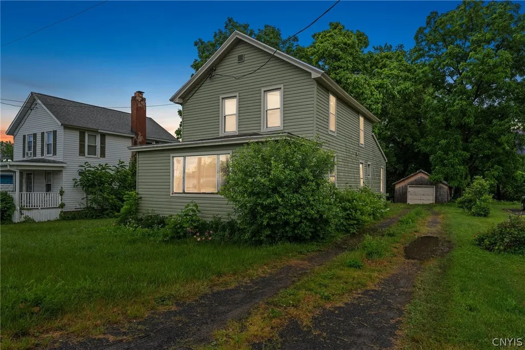 Property at 1077 Glenwood Avenue, Oneida, NY 13421
