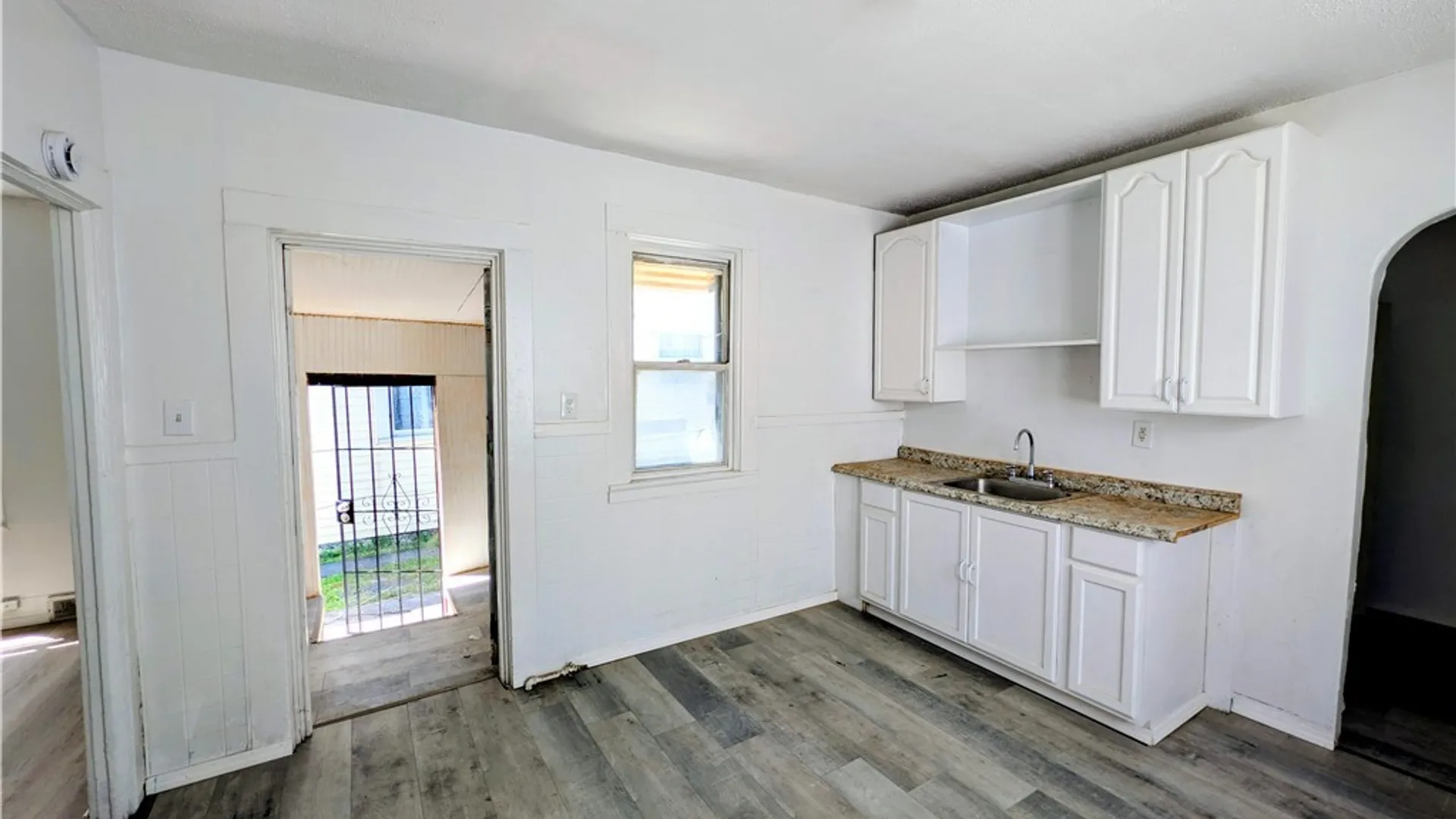 Property at 442 Goethe Street, Buffalo, NY 14212 4
