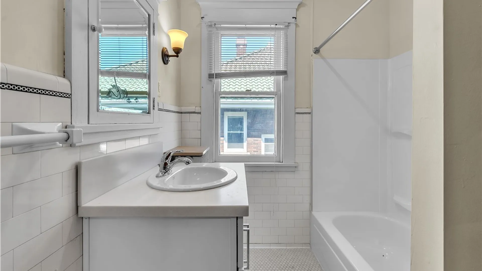 Property at 121 W Humboldt Parkway, Buffalo, NY 14214 15