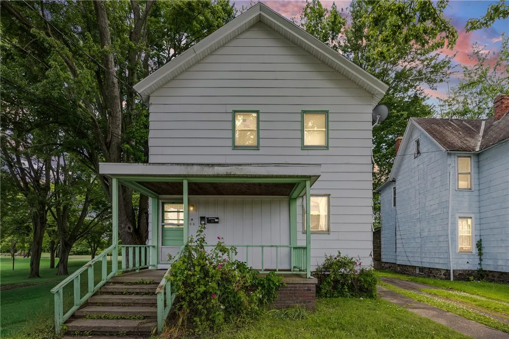 Property at 28 Franklin Street, Lyons, NY 14489