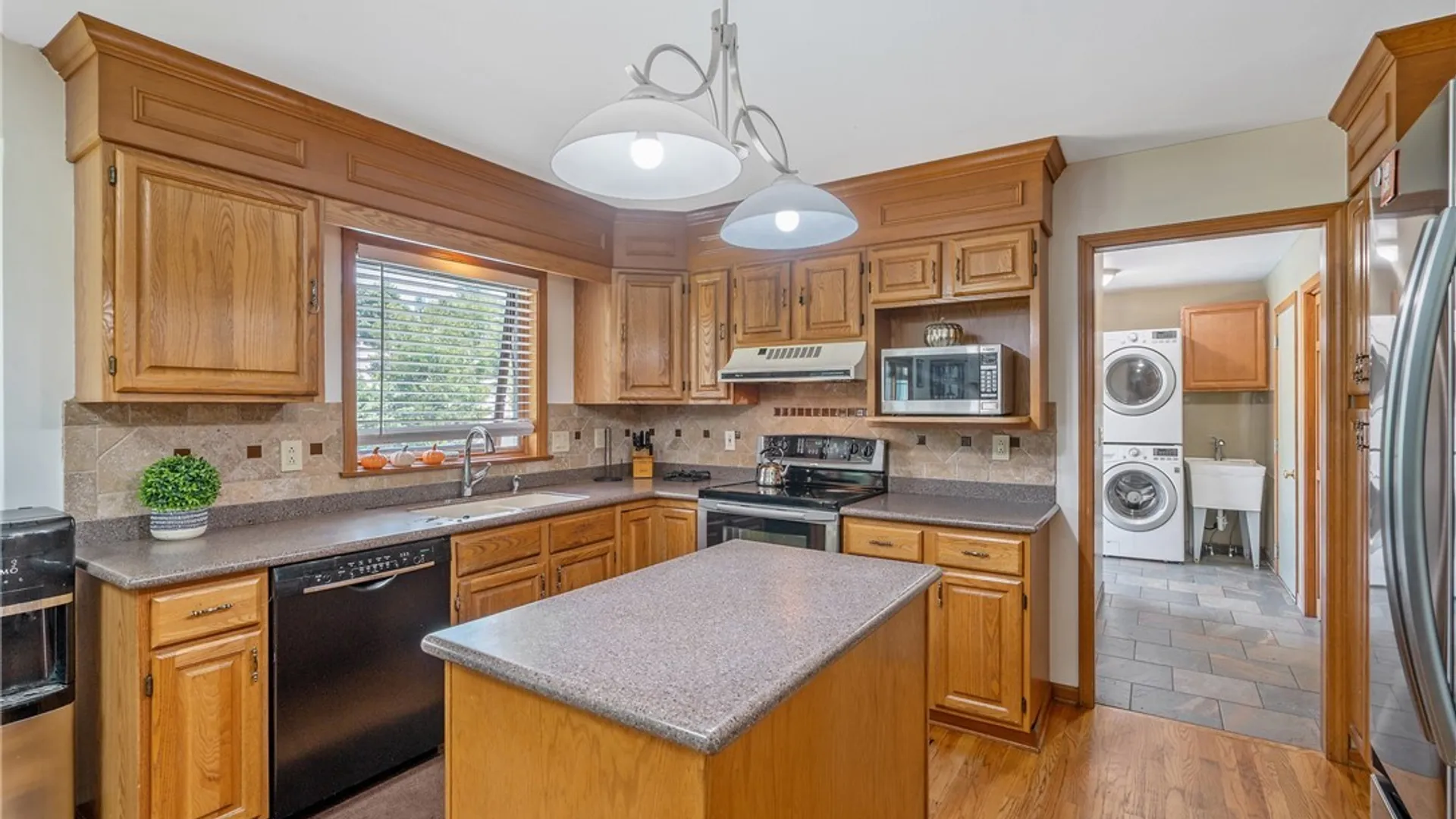 Property at 106 Zodiac Circle, Salina, NY 13090 8