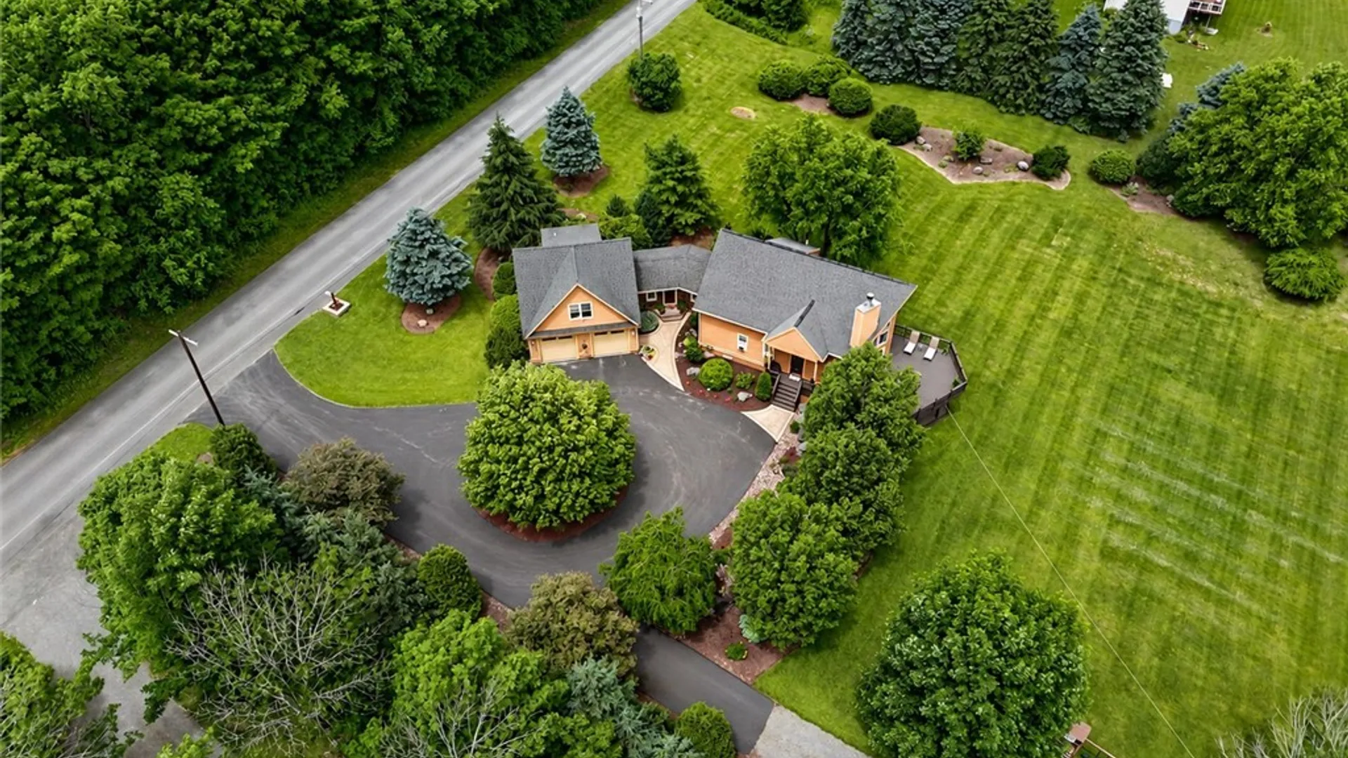 Property at 2726 Gardner Rd, Pompey, NY 13063 5
