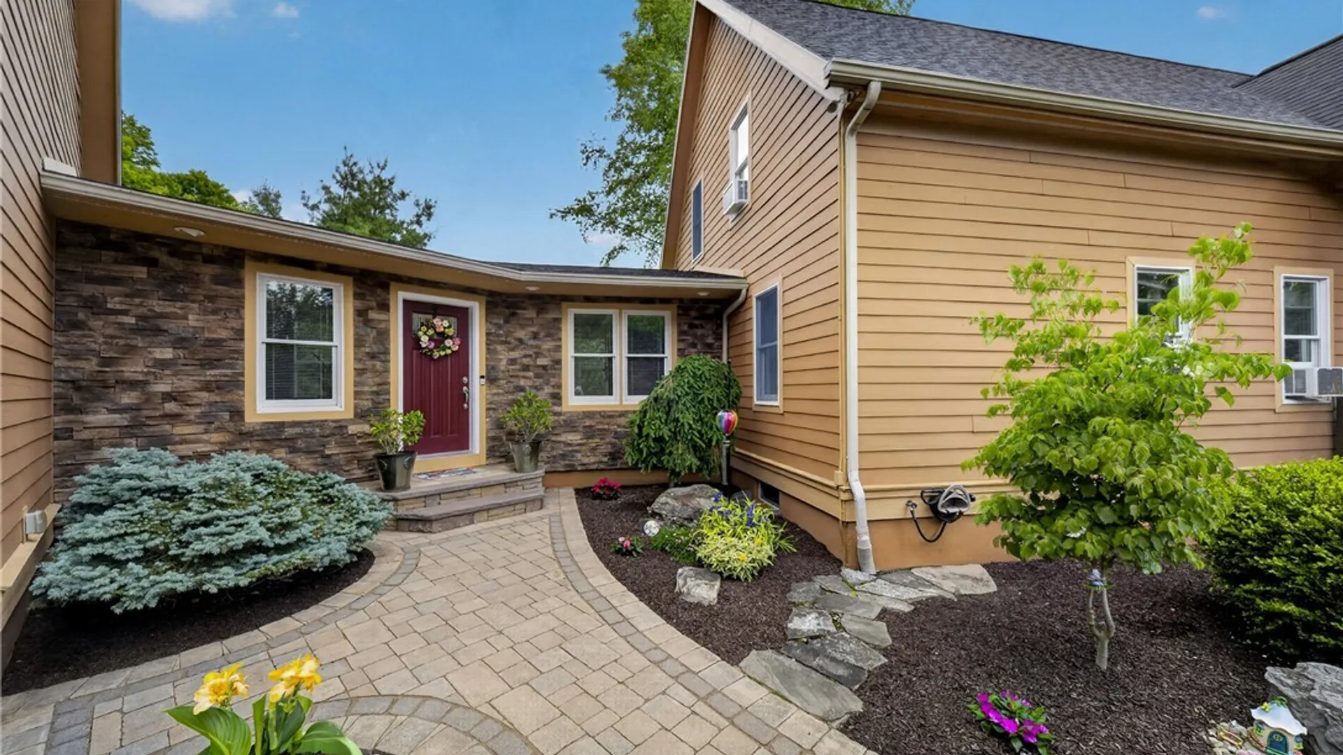 Property at 2726 Gardner Rd, Pompey, NY 13063 7