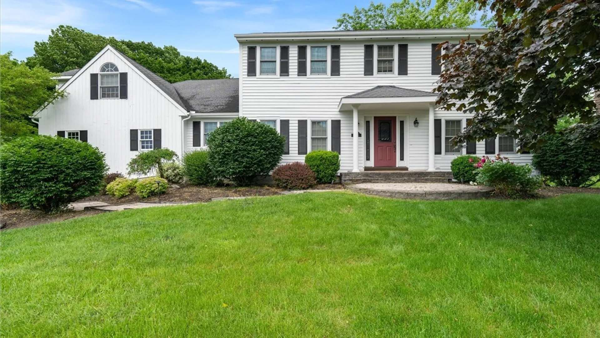 Property at 5114 Shiraz Lane, Manlius, NY 13066 3